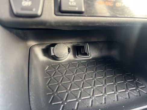 Used 2022 Toyota RAV4 XLE image 58