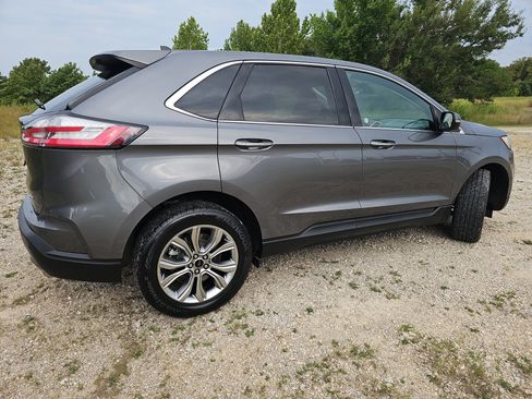 Used 2024 Ford Edge Titanium AWD/4WD image 3