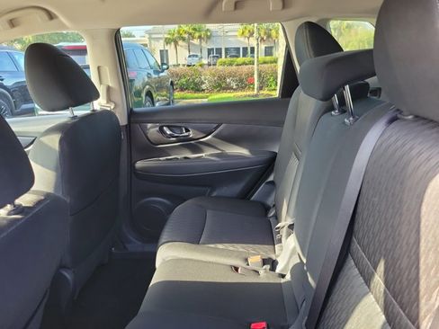 Used 2019 Nissan Rogue S w/ Special Edition Package FWD image 13
