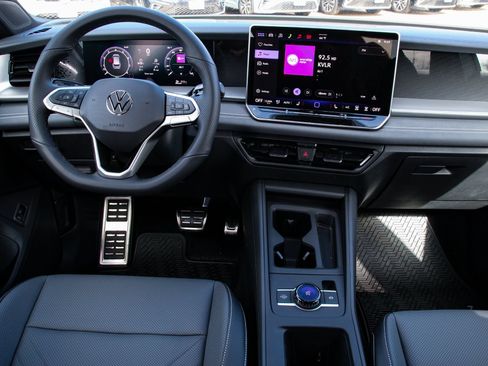 New 2026 Volkswagen Tiguan SE R-Line FWD image 24