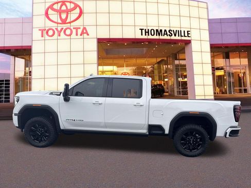 Used 2025 GMC Sierra 2500 AT4 w/ AT4 Premium Plus Package AWD/4WD image 8