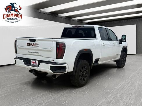 Used 2025 GMC Sierra 2500 AT4 AWD/4WD image 5