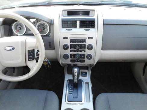 Used 2009 Ford Escape 4WD Hybrid image 27