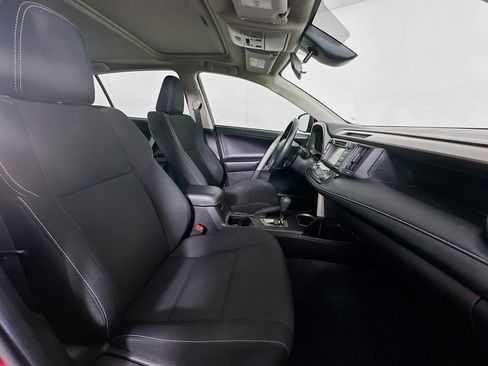 Used 2018 Toyota RAV4 XLE image 31