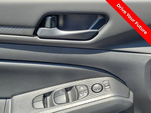 Certified 2025 Nissan Altima 2.5 S FWD image 16