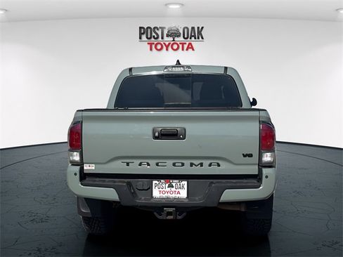Used 2022 Toyota Tacoma TRD Off-Road image 6