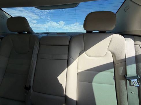 Used 2019 Volvo S60 T5 Momentum w/ Premium Package FWD image 8