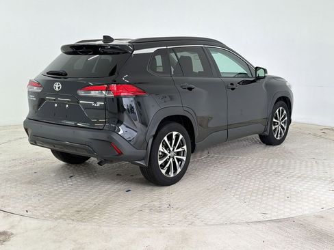 Used 2022 Toyota Corolla Cross XLE FWD image 9