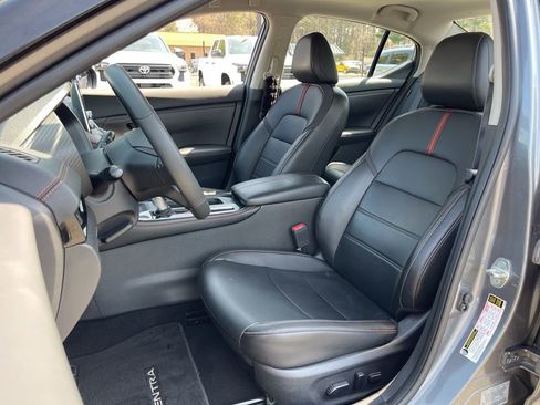 Certified 2021 Nissan Sentra SR w/ SR Premium Package image 18