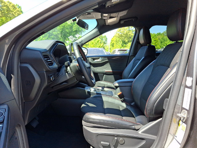 Used 2025 Ford Escape ST-Line AWD/4WD image 13