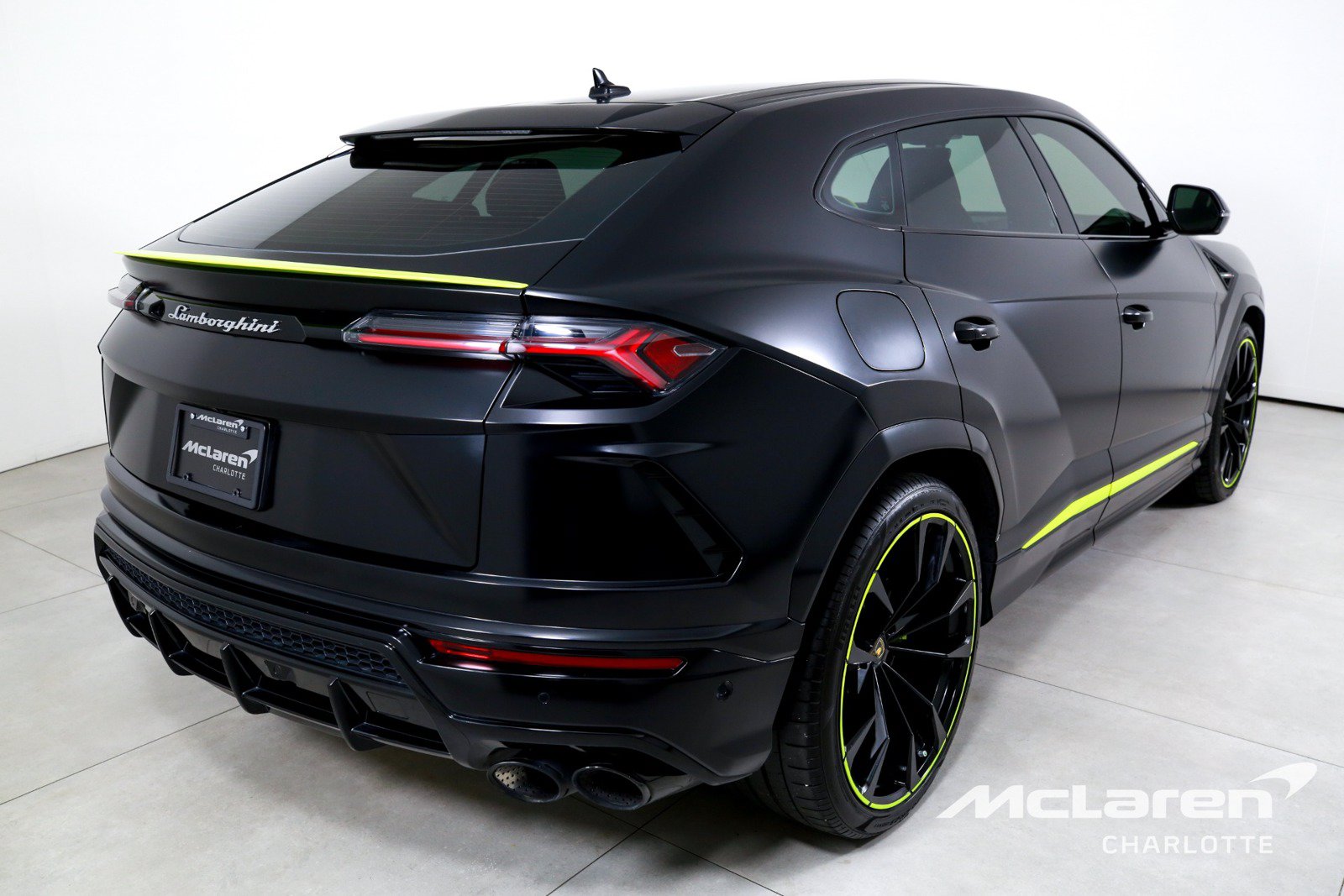 Used 2022 Lamborghini Urus AWD/4WD image 8