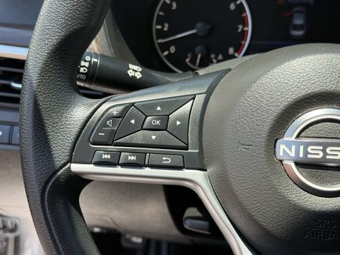 Used 2024 Nissan Altima 2.5 SV FWD image 16