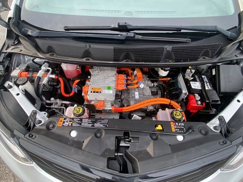 Used 2020 Chevrolet Bolt Premier w/ Infotainment Package image 22