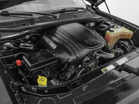 Used 2014 Dodge Challenger R/T image 36