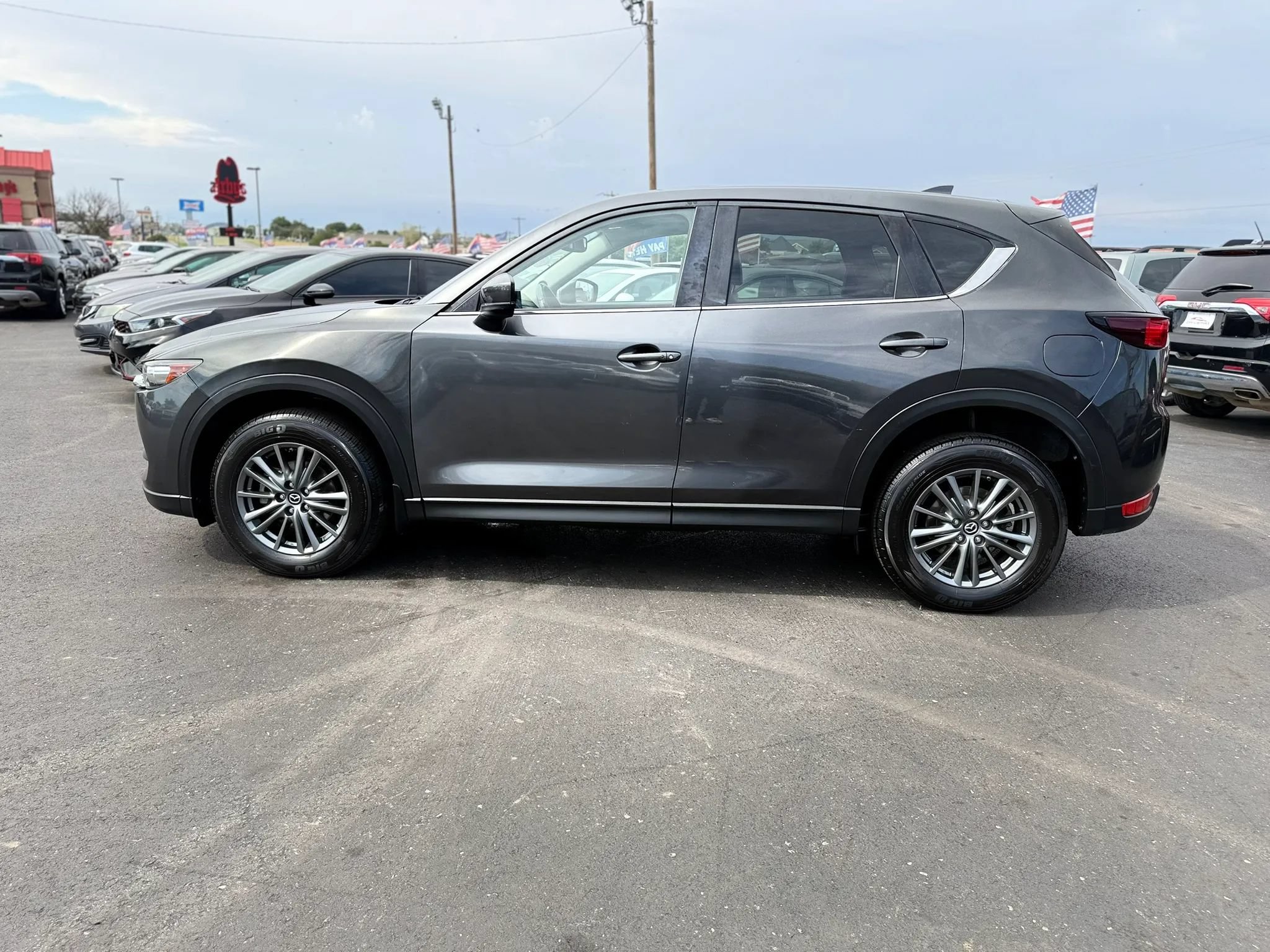 Used 2017 MAZDA CX-5 Touring w/ Preferred Equipment Package AWD/4WD image 4