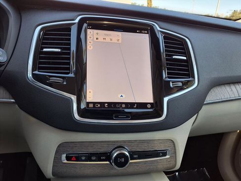 Certified 2024 Volvo XC90 B6 Plus image 27