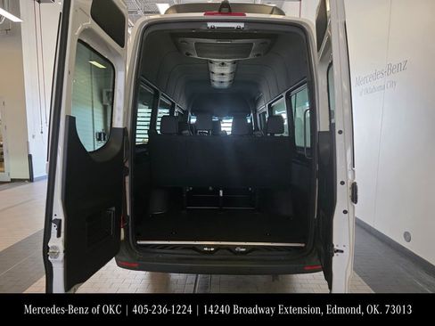 Used 2025 Mercedes-Benz Sprinter 2500 image 4