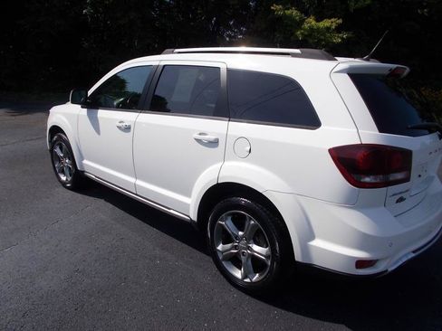 Used 2017 Dodge Journey Crossroad w/ Popular Equipment Group FWD image 5