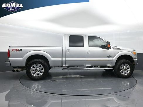 Used 2015 Ford F250 Lariat w/ Lariat Interior Package image 8