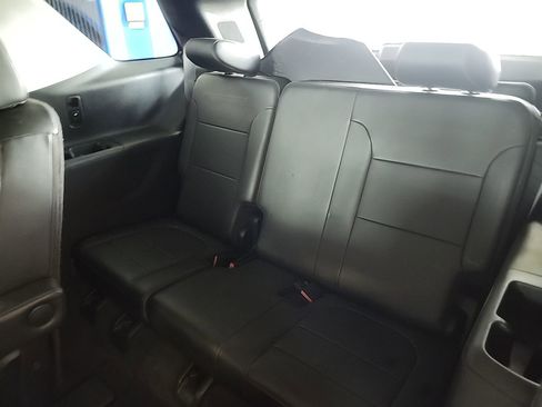 Used 2020 Chevrolet Traverse LT image 11