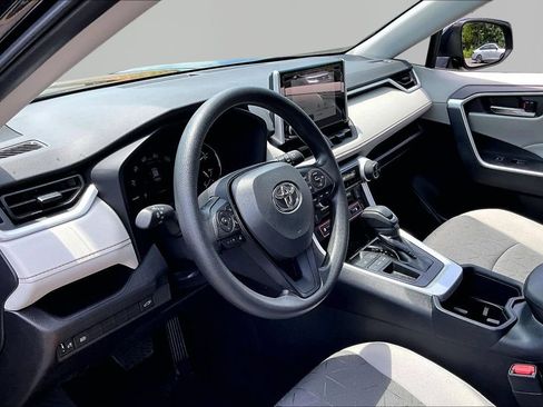 Used 2025 Toyota RAV4 XLE w/ Convenience Package FWD image 14