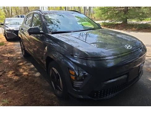 Used 2024 Hyundai Kona Limited image 2