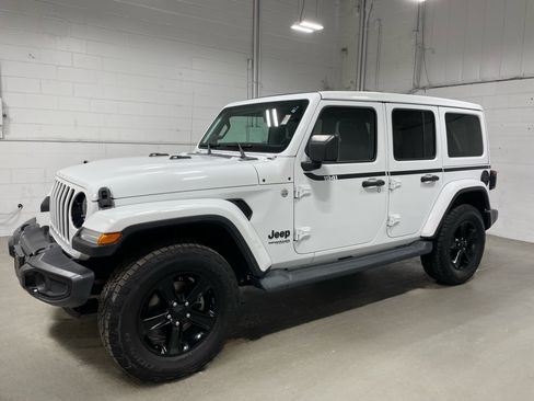 Used 2019 Jeep Wrangler Unlimited Sahara AWD/4WD image 1