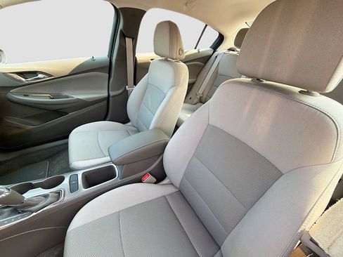 Used 2017 Chevrolet Cruze LT w/ Convenience Package FWD image 11