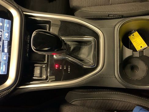 Used 2024 Subaru Outback Premium image 9