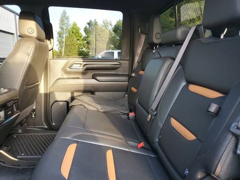 Used 2024 GMC Sierra 2500 AT4 w/ AT4 Premium Plus Package AWD/4WD image 11