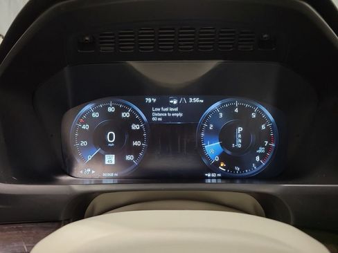 Used 2017 Volvo XC90 T6 Momentum w/ Vision Package AWD/4WD image 17