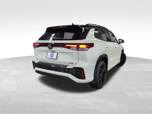 New 2026 Volkswagen Tiguan SE R-Line AWD/4WD image 6