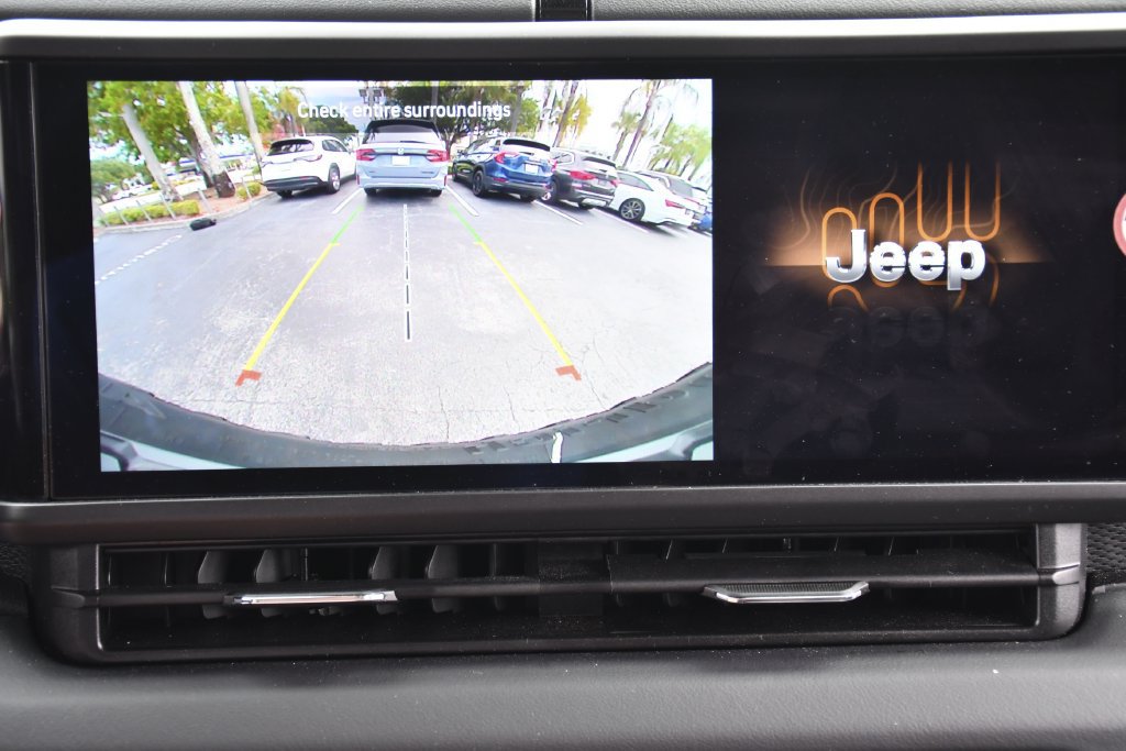 Certified 2026 Jeep Wrangler Unlimited Rubicon AWD/4WD image 17