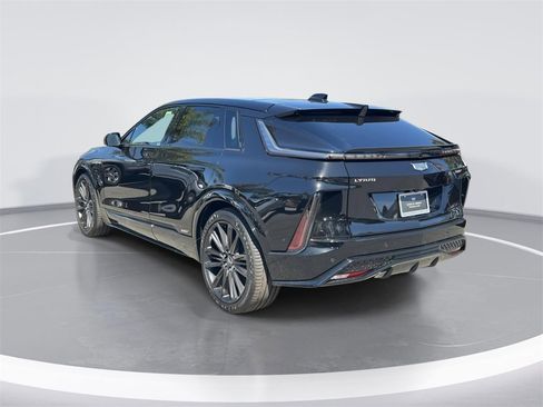 New 2026 Cadillac Lyriq V image 6