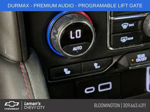 Used 2021 Chevrolet Suburban RST AWD/4WD image 22
