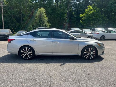 Used 2020 Nissan Altima 2.5 SR FWD image 9