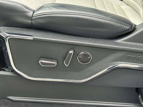 Used 2023 Ford F150 Lightning Platinum image 18