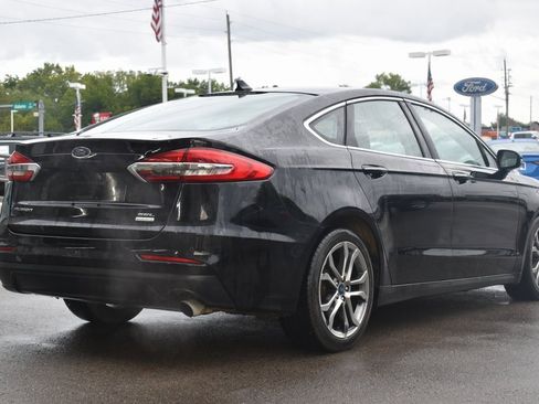 Certified 2019 Ford Fusion SEL image 4