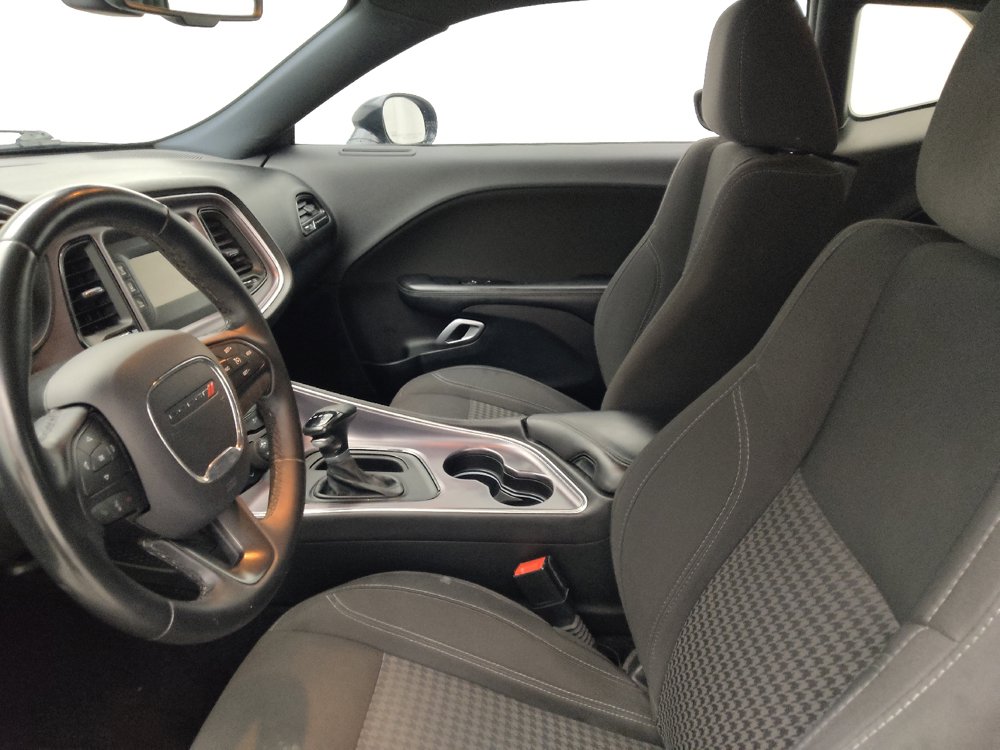 Used 2017 Dodge Challenger SXT RWD image 17