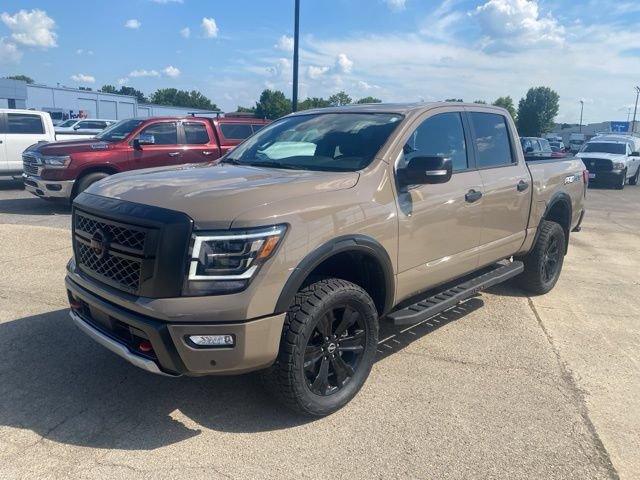 Used 2024 Nissan Titan PRO-4X w/ Pro-4x Convenience Package AWD/4WD image 2