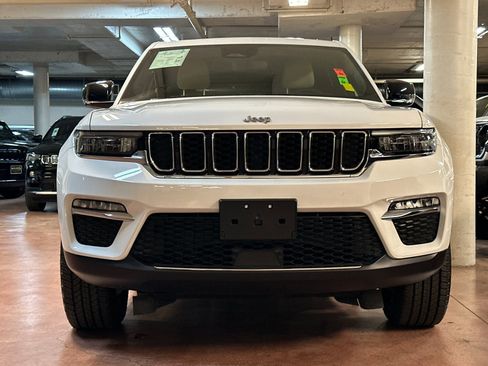 Used 2022 Jeep Grand Cherokee Limited 4xe image 8