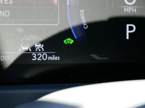 Used 2025 Lexus UX 300h FWD w/ Accessory Package (Z1) image 4
