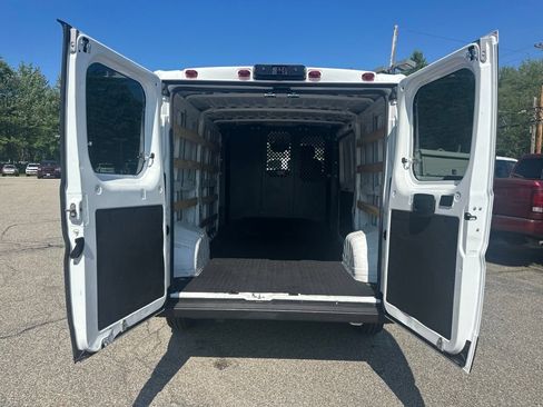 Used 2025 RAM ProMaster 2500 w/ U-Haul Equipment Group FWD image 30