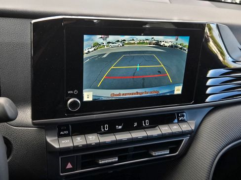 Used 2026 Toyota Camry SE FWD image 14