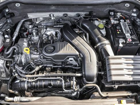 Certified 2022 Volkswagen Taos SE image 40