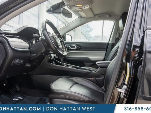 Used 2022 Jeep Compass Limited AWD/4WD image 3