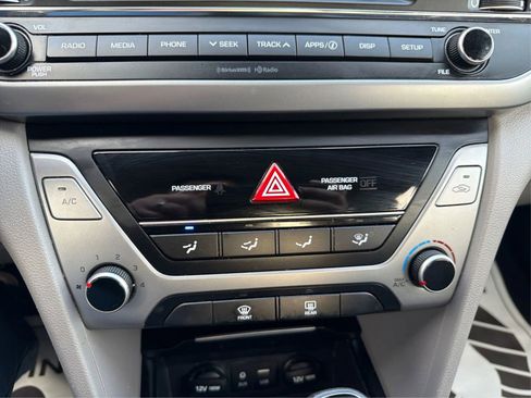 Used 2018 Hyundai Elantra SEL FWD image 26