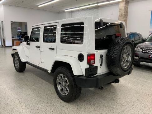 Used 2017 Jeep Wrangler Unlimited Rubicon w/ Connectivity Group AWD/4WD image 7