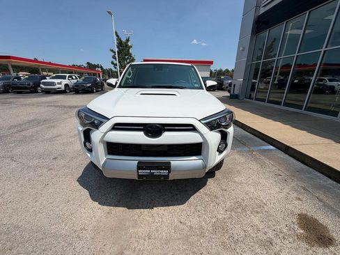 Used 2020 Toyota 4Runner TRD Off-Road Premium w/ TRD Performance Package AWD/4WD image 6