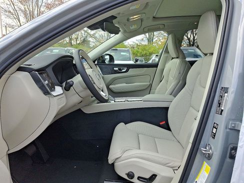 New 2026 Volvo XC60 B5 Ultra w/ Protection Package Premier AWD/4WD image 9